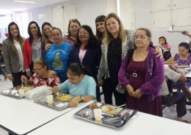 21.07.15 primeira dama eliane galdino visita restauranate popular de campina 1 270x191 - Primeira-dama visita Restaurante Popular de CG e destaca qualidade da alimentação fornecida