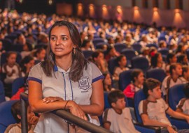 Micaela 270x191 - Alunos de escolas estaduais assistem peça de palhaças cariocas no Espaço Cultural