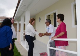 primeira dama eliane galdino visita cidade madura de cg foto claudio goes 2 270x191 - Primeira-dama em exercício visita Condomínio Cidade Madura em Campina Grande