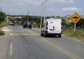 28.08.15 ricardo pb 111 araruna fotos alberi pontes 2 270x191 - Ricardo entrega nova pavimentação da rodovia Tacima-Araruna e beneficia 30 mil habitantes