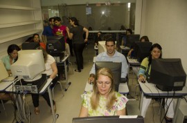 10.09.15 curso informatica iass fotos1 Alberi Pontes 35 270x178 - Governo realiza aula inaugural de telecentro do IASS com aula de informática em parceria com o Unipê