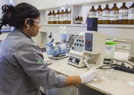 Laborat rio Cimento 270x191 - Fábrica da Brennand Cimentos inicia operação na Zona da Mata Sul da Paraíba