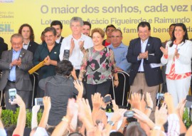 ricardo em CG com presidente DILMA foto jose marques 13 270x191 - Ricardo e Dilma entregam casas e beneficiam mais de 7 mil pessoas