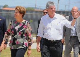 ricardo em CG com presidente DILMA foto jose marques 14 270x191 - Ricardo e Dilma entregam casas e beneficiam mais de 7 mil pessoas