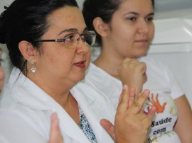 Proessora Ana Carla 270x202 - Funcionários do Hospital Regional de Patos são capacitados em Libras para atendimento a usuários surdos