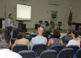 02.12.15 saude vigilancia sanitaria cefor fotos alberi pontes 1 co pia 1 270x192 - Governo do Estado promove oficina para desenvolver linhas de pesquisa em saúde