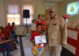 16.12.15 bombeiros formatura bombeiro mirim 3 270x192 - Projeto Bombeiro Mirim forma 90 crianças em João Pessoa