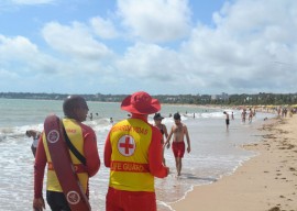 22.12.15 bombeiros orientacoes preventiva aqutico para feriado 2 270x192 - Corpo de Bombeiros orienta banhistas sobre segurança nas praias