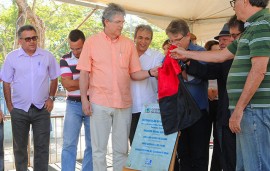 MONTADAS21 270x171 - Ricardo entrega estrada e inaugura ginásio de esportes no Agreste paraibano