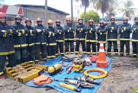 equipe bombeiros busca e salvamento de vitimas 2 270x183 - Bombeiros passam por curso de busca e salvamento de vítimas