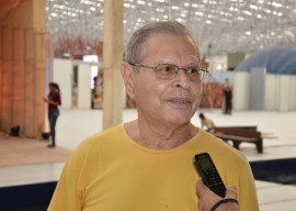 personagem roberto mibom salao de artesanato foto walter rafael 11 270x192 - Turistas e artesãos aprovam instalações do 23º Salão de Artesanato no Espaço Cultural