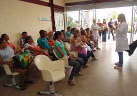 ses familiares dos pacientes recebem orientacoes do servico social do trauma foto max brito 1 270x191 - Hospital de Trauma orienta familiares dos pacientes da urgência e emergência