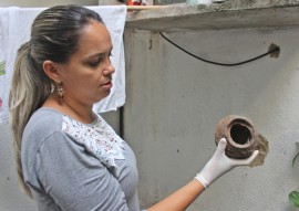 ses servidores fazem quinto dia de faxina contra o mosquito do aedes aegypti foto Ricardo Puppe 5 270x191 - Servidores da Saúde fazem quinto Dia de Faxina priorizando depósitos de água de geladeiras e bebedouros