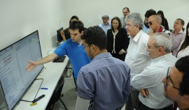 VISITA UEPB12  José Marques 270x158 - Ricardo visita laboratórios que poderão auxiliar os hospitais de trauma do Estado