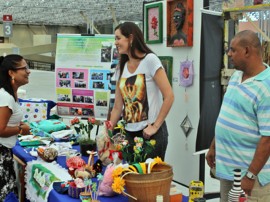 RicardoPuppe Feira Projeto Beija Flor 1 copy 270x202 - Feirinha de Domingo movimenta Espaço Cultural com artesanato e atrações para crianças