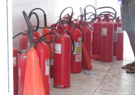 bombeiros incendio hospital sao vicente de paula 1 270x191 - Soldado do Corpo de Bombeiros combate incêndio em hospital da Capital