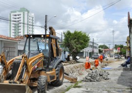 cagepa sustituicao da rede 4 270x191 - Cagepa retoma substituição de redes de ferro por PVC em João Pessoa