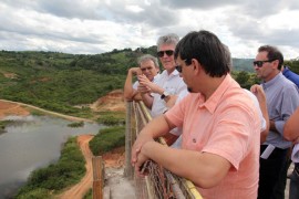 camara 270x180 - Ricardo inaugura Barragem de Pitombeira, inspeciona obras de Camará e visita centro do MST