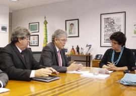 ricardo reuniao com ministra do meio ambiente izabella teixeira foto denner nunes 3 270x191 - Ricardo discute liberação de recursos nos Ministérios das Cidades e do Meio Ambiente, em Brasília