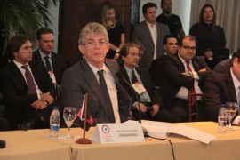 19 05 16 encontro dos governadores em Maceió fotos alberi pontes88 270x180 - Ricardo defende política nacional de segurança e conclusão da transposição até dezembro