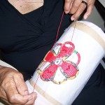 fazendo a flor de renda com chita (1)