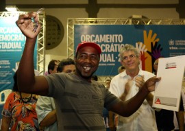 ode de itaporanga foto francisco frança 7 270x191 - Ricardo participa do ODE, entrega casas, libera créditos e autoriza construção de escola técnica