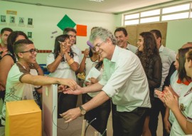 ricardo assinatura do termo de compromisso das escolas tecnicas fnde foto max brito 13 270x191 - Ricardo assina termo com FNDE que garante a construção de mais seis escolas técnicas na Paraíba