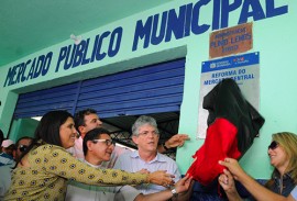 ricardo inaugura reforma do mercado de fagundes foto jose marques 6 270x183 - Ricardo entrega reforma de Mercado Público e atende comerciantes de Fagundes   