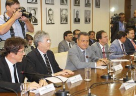 Ricardo Audiencia dos Governadores do Nordeste com o Ministro da Fazenda Henrique Meireles 1 270x191 - Ricardo cobra tratamento igualitário para Estados durante encontro de governadores com Ministro