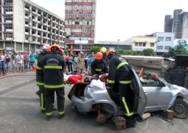 bombeiro simulacao de salvamento veicular 7 270x191 - Bombeiros fazem demonstração de salvamento veicular e orientam população