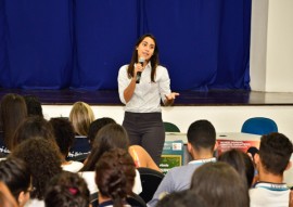 see palestra sobre o fim da violencia contra a mulher 7 270x191 - Palestra em escola estadual aborda o fim da violência contra a mulher