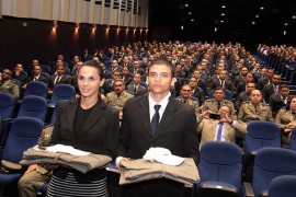 21 09 16 ricardo aula policial fotos Alberi Pontes1 1 270x180 - Ricardo ministra aula magna do Curso de Formação de Soldados da Polícia Militar   