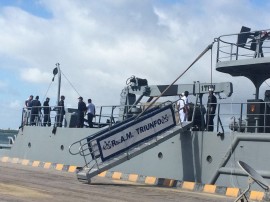 visita navio 270x202 - Centenas de pessoas visitam rebocador da Marinha no Porto de Cabedelo