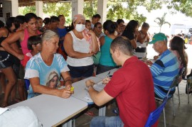 10 12 16 Abono Natalino Em Capim Foto Alberto Machado 4 270x179 - Governo começa a pagar abono natalino para mais de 500 mil famílias