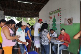 10 12 16 Abono Natalino Em Capim Foto Alberto Machado 6 270x179 - Governo começa a pagar abono natalino para mais de 500 mil famílias