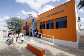 escola de aroeira foto francisco frança secom pb 1 270x180 - Ricardo inaugura escola em Aroeiras e estrada que tira Barra de São Miguel do isolamento  