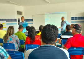 see professores de matematica da rede estadual sao capacitados para kit de laboratorio foto delmer rodrigues 2 270x191 - Professores de matemática da rede estadual são capacitados para reforçar uso de kits de laboratório