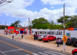 ricardo ano letivo cg e reforma da esc anesio leao foto jose marques 1 270x191 - Ricardo abre ano letivo com entrega de escolas, ônibus e kits e lançamento do Gira Mundo em CG