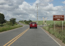 ricardo entrega PB 004 sape a bayeux foto francisco franca 6 270x191 - Caminhos da Paraíba: Ricardo entrega restauração de estrada que beneficia 270 mil habitantes   