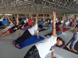 yoga no espaço cultural6 270x202 - Funesc e Espaço Arte Yoga reafirmam parceria e realizam aulão gratuito no Espaço Cultural 