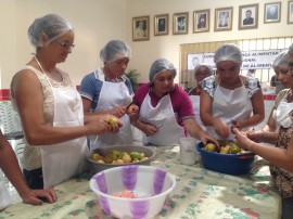 31.03.17 Emater 2 270x202 - Agricultoras participam de curso sobre manipulação de alimentos