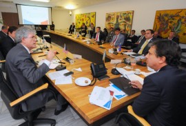 ricardo fala na reuniao governadores  foto jose marques 1 270x183 - Ricardo defende mudanças na proposta de reforma da previdência e alongamento da dívida junto ao BNDES