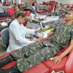 ses hemocentro soldados do exercito realizam doacao de sangue foto ricardo puppe (3)