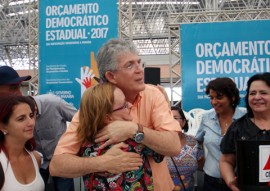 ricardo realiza sorteio de casa no espaco cultural foto francisco franca 14 270x191 - Ricardo realiza sorteio de moradias e entrega reforma da Escola Alice Carneiro em João Pessoa