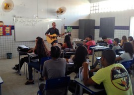 see professor utiliza musica na sala de aula e transforma as aulas na rede estadual (1)