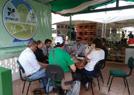 EMATER na expapi atrai estudantes e agricultores 2 270x191 - Ações da Emater apresentadas em stand na Expapi atrai estudantes e agricultores