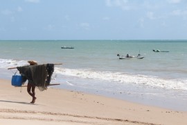 PRAIA DO CABO BRANCO 270x180 - Banhistas podem aproveitar 43 praias do litoral paraibano neste fim de semana