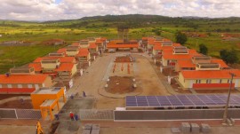 Painés fotovoltaicos cobrem estacionamento no Cidade Madura, em Guarabira4