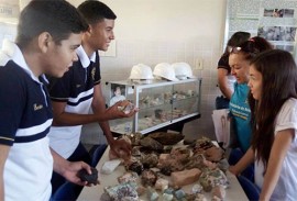 see estudantes estaduais do  padre Jeronimo fazem mostra mineralogica (19)