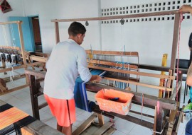 trabalhos de jovens do lar do garoto de lagoa seca 4 270x191 - Jovens socioeducandos do Lar do Garoto participam de oficina de tear e produção é comercializada